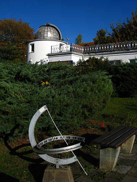von http://de.wikipedia.org/wiki/Astronomisches_Zentrum_Schkeuditz